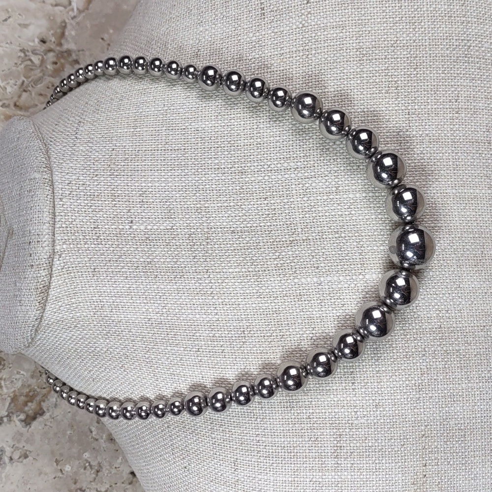 FADI Stainless Steel Graduated Bead Necklace
